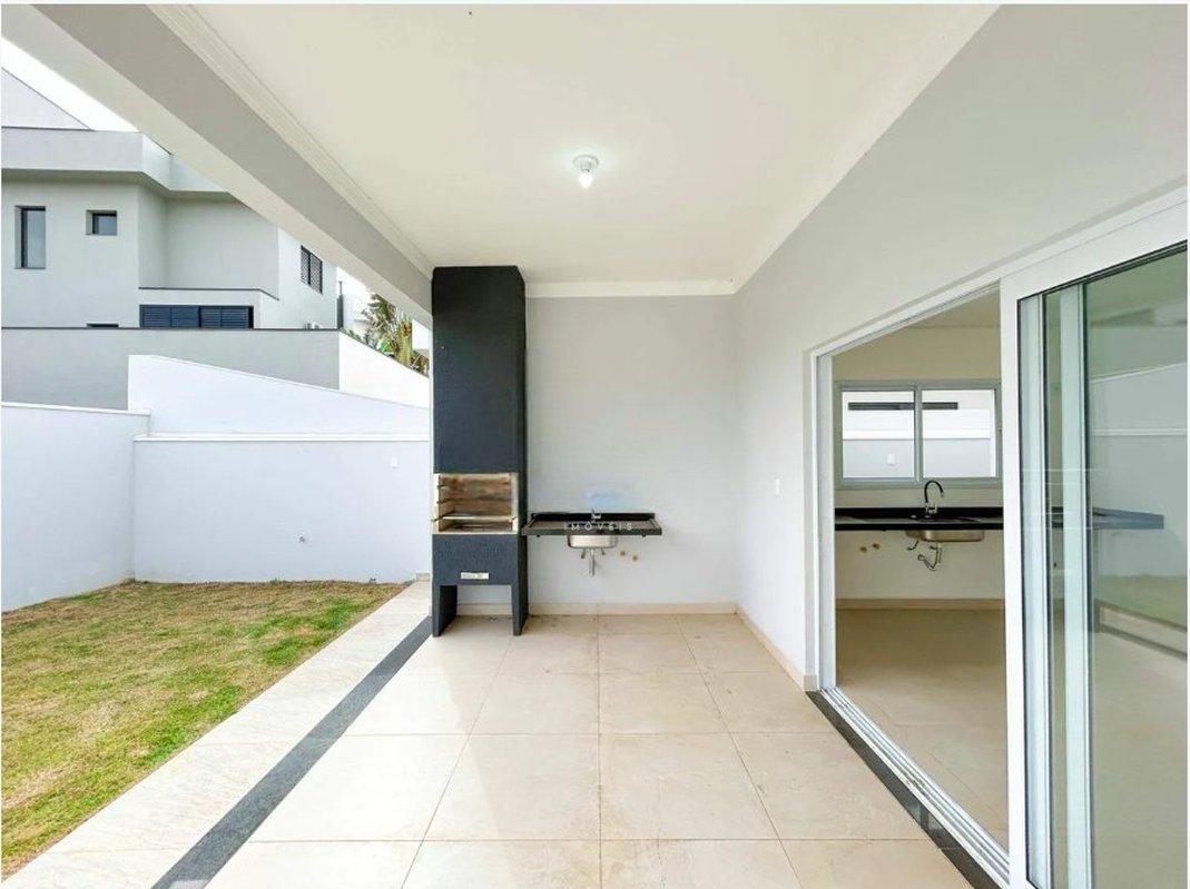 Antes - Área Externa Vazia